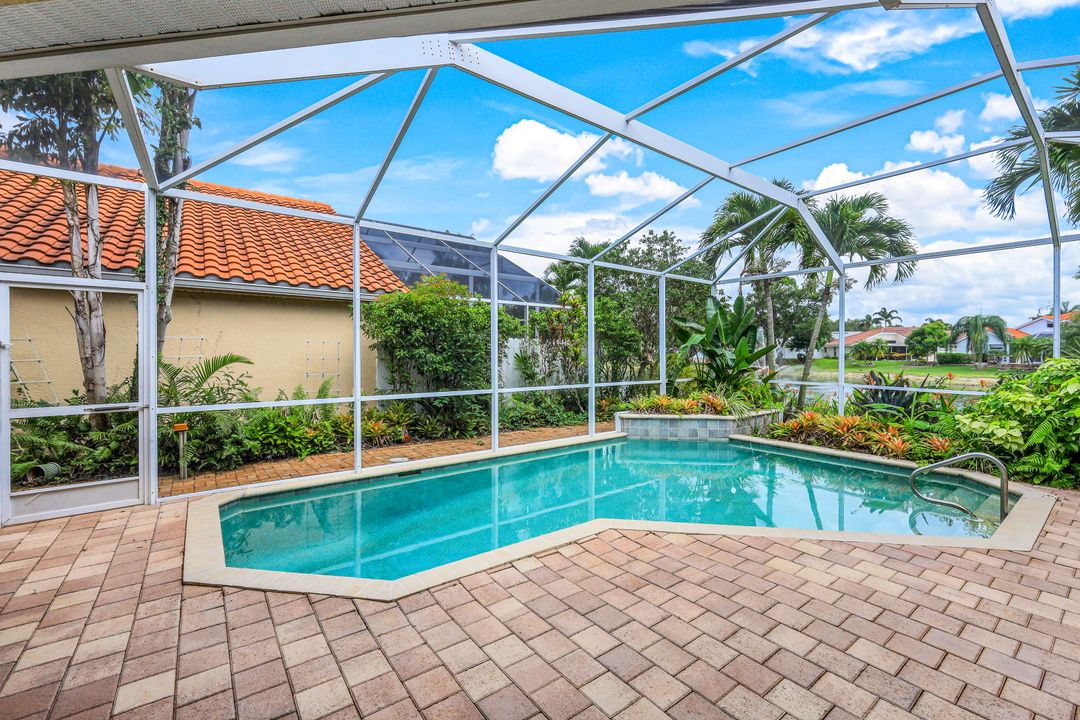 1082 Jardin Dr, Naples, FL 34104