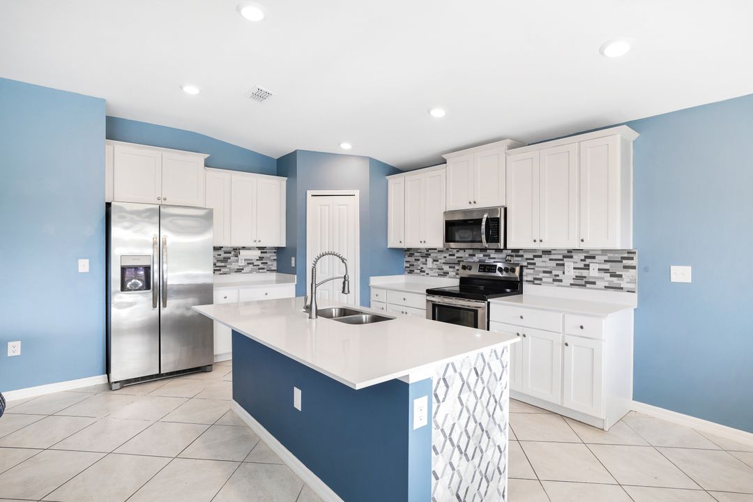360 Pembroke St, Lehigh Acres, FL 33974