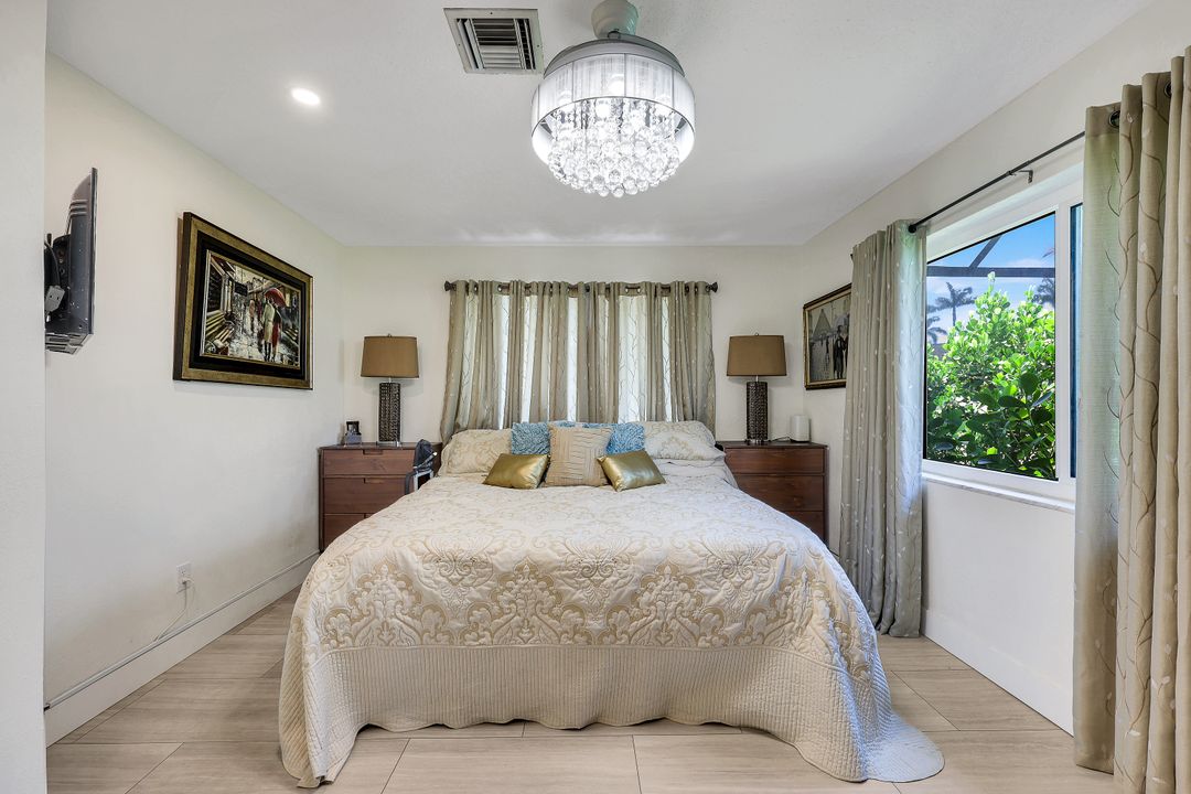 130 Greenbrier St, Marco Island, FL 34145