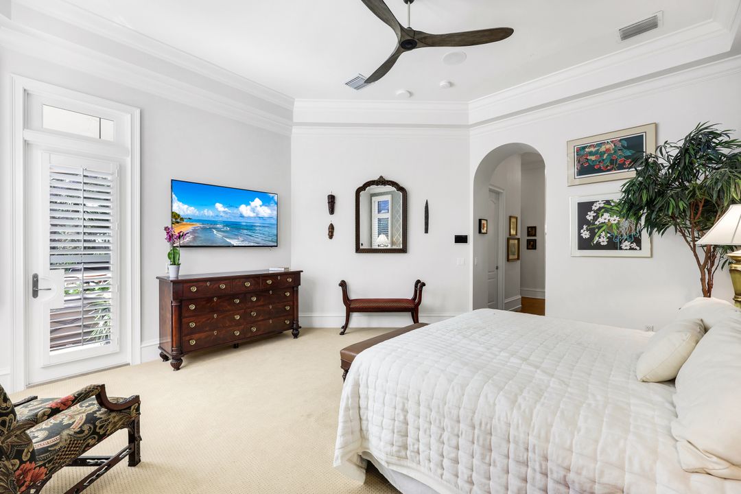 18051 Lagos Way, Naples, FL 34110