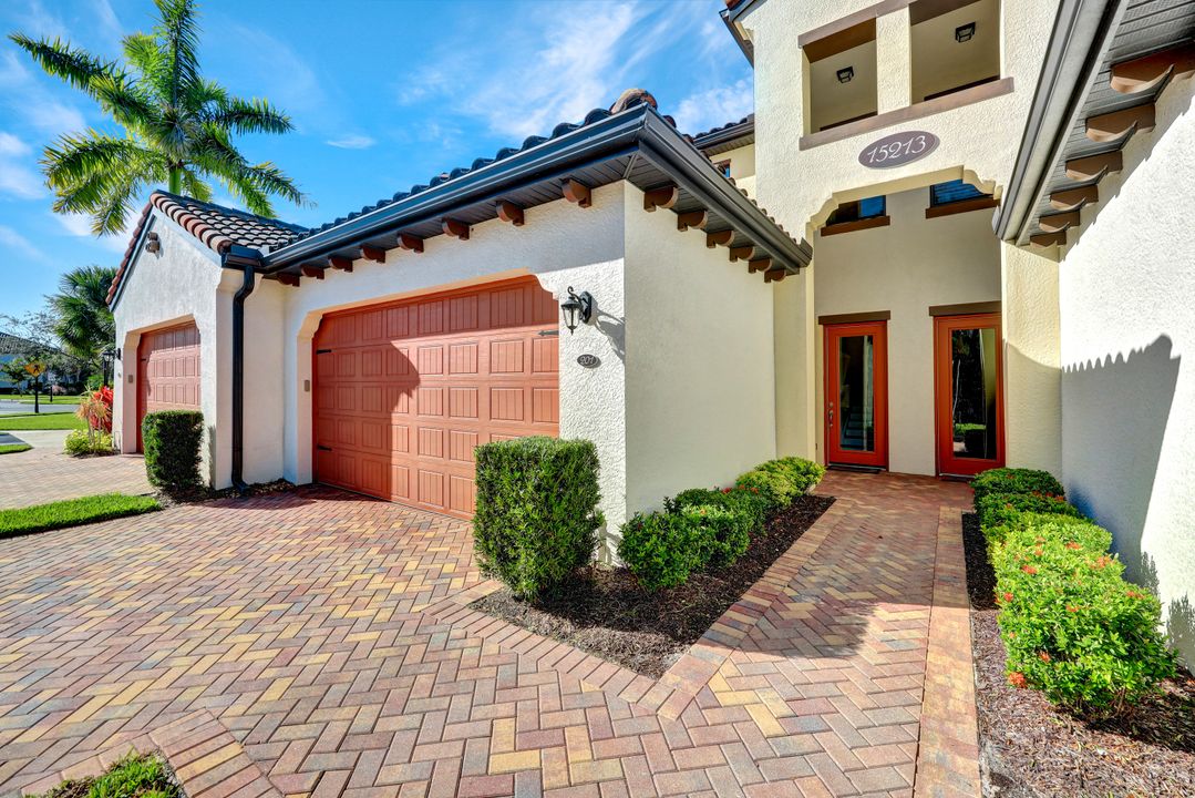 15213 Butler Lake Dr, Naples, FL 34109