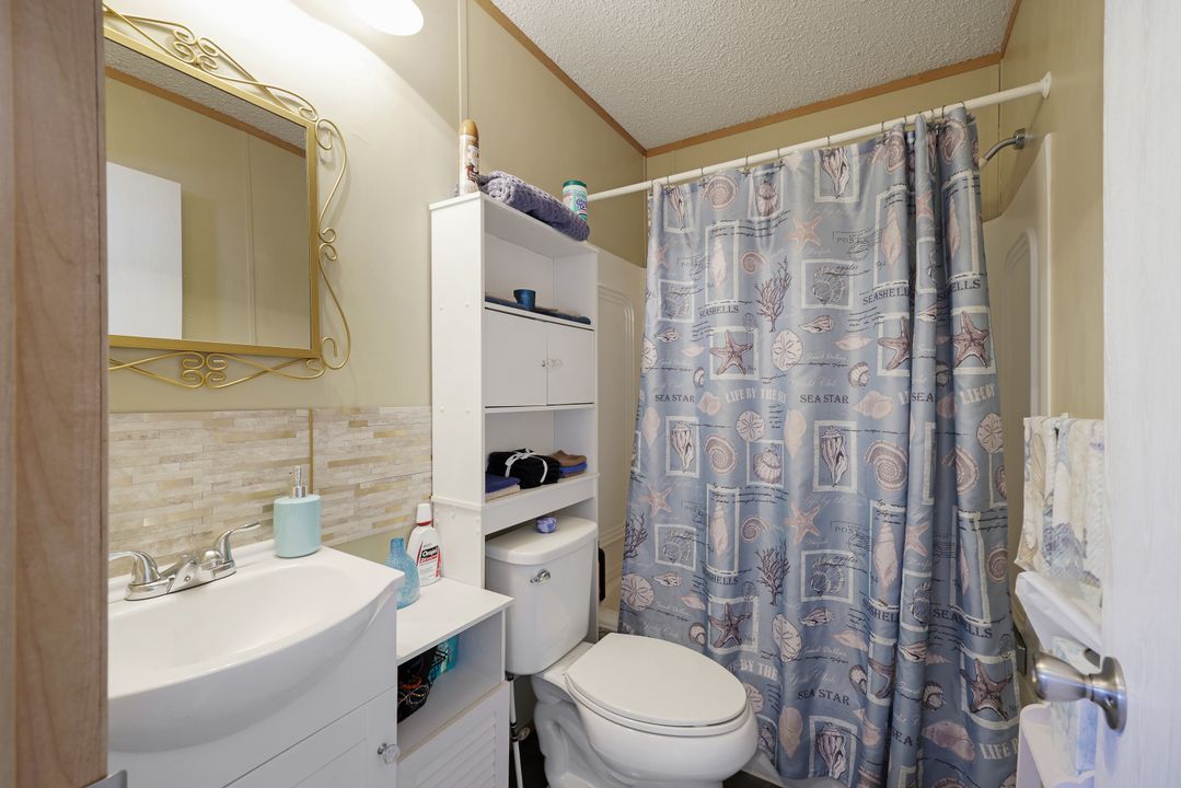 12151 Cypress Dr, Fort Myers, FL 33908