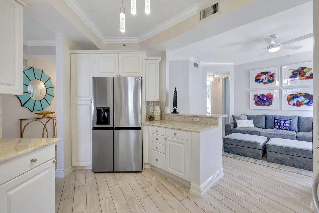 410 Flagship Dr #501, Naples, FL 34108