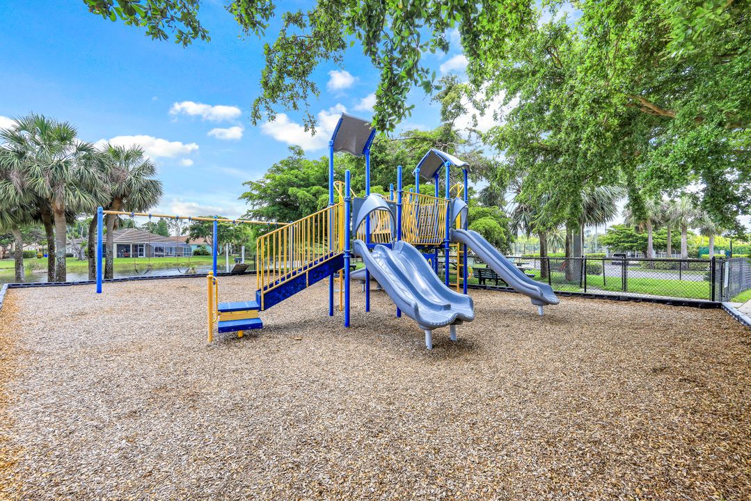 8148 Breton Cir, Fort Myers, FL 33912