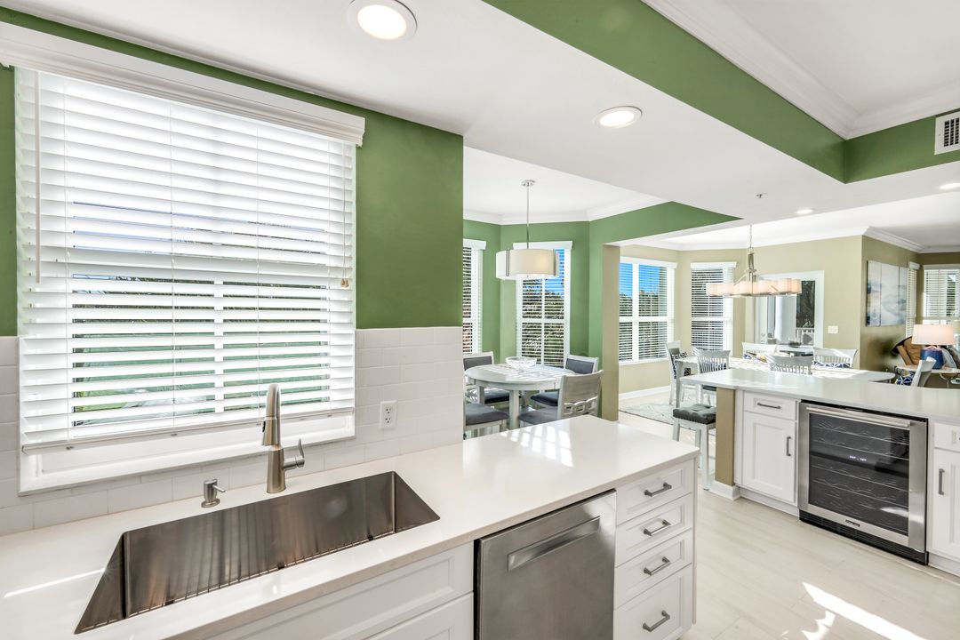 300 Dunes Blvd #201, Naples, FL 34110