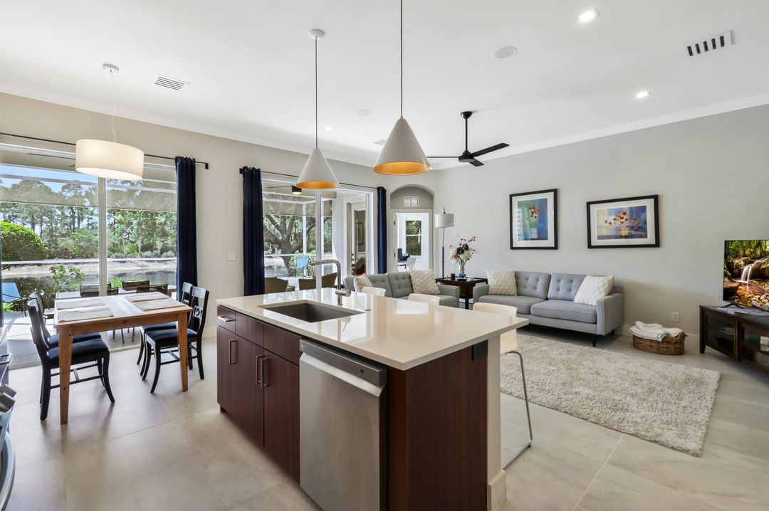 5717 Lago Villaggio Way, Naples, FL 34104