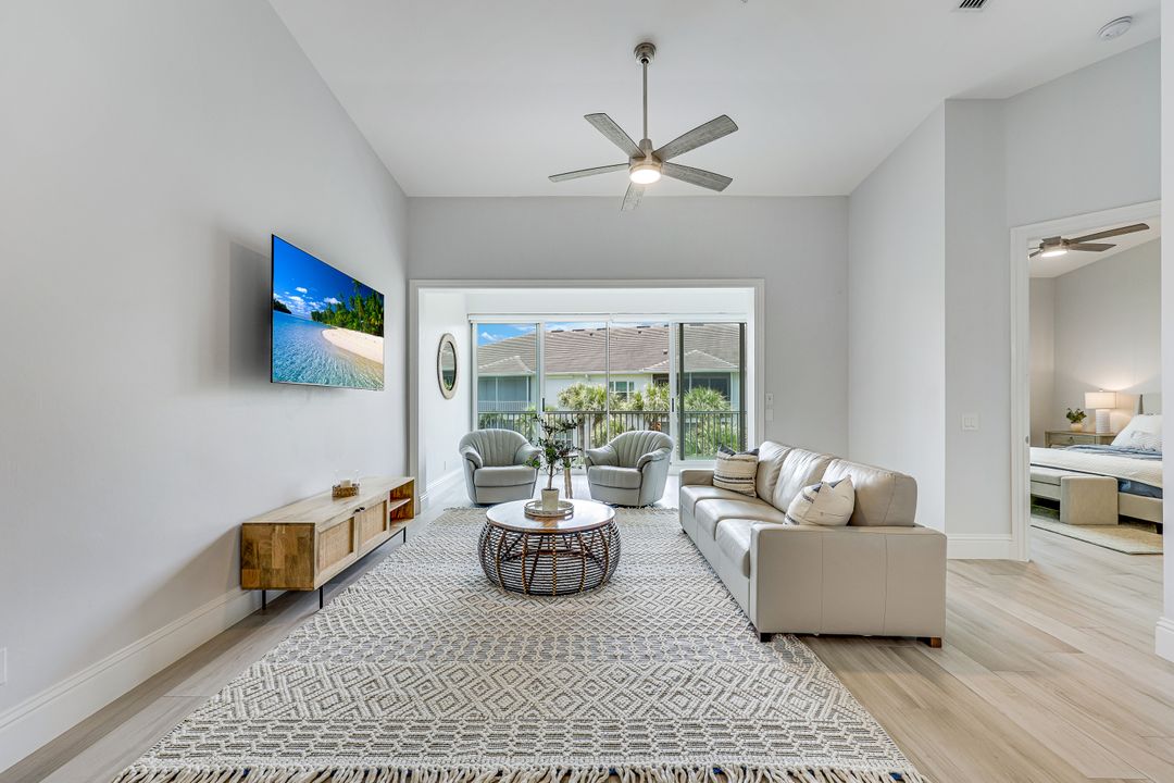 831 Sailaway Ln #202, Naples, FL 34108