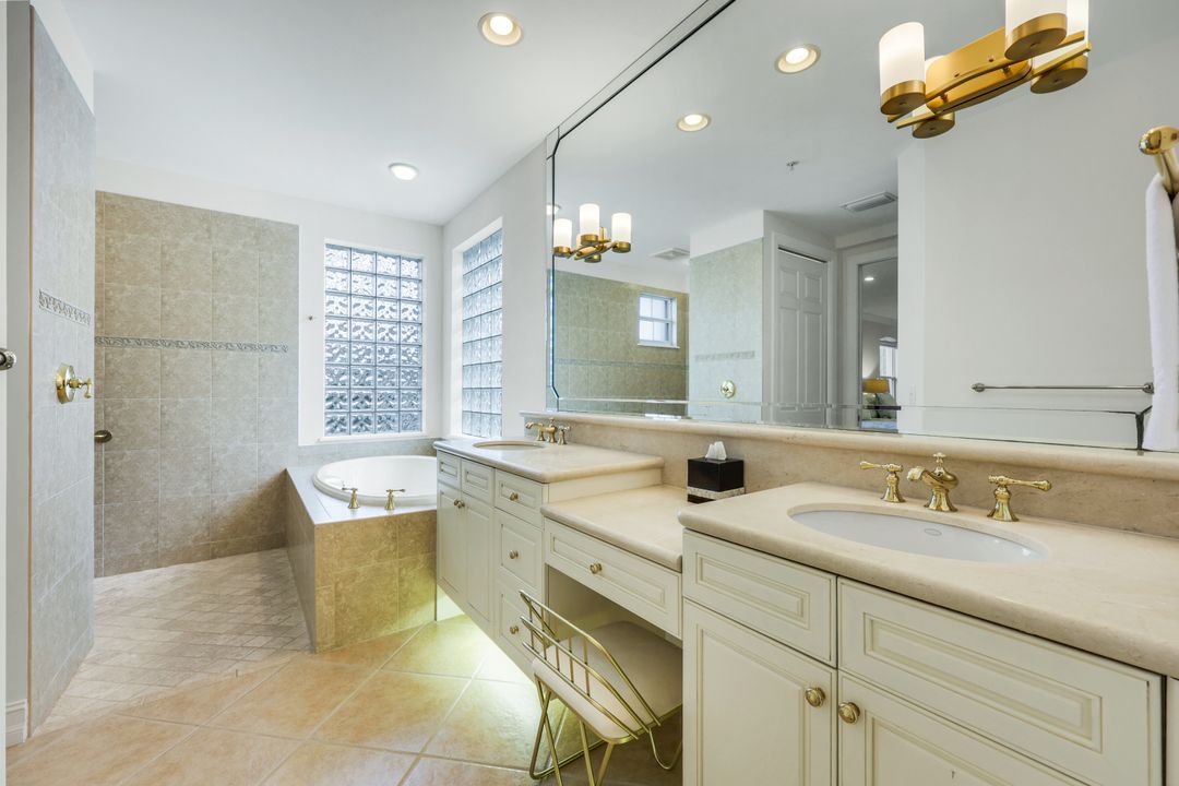 2858 Tiburon Blvd E  #101, Naples, FL 34109