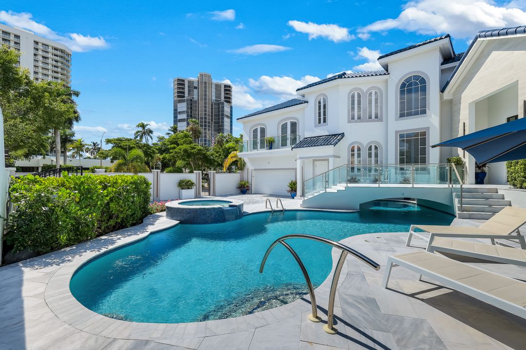 4900 Gulf Shore Blvd N, Naples, FL 34103