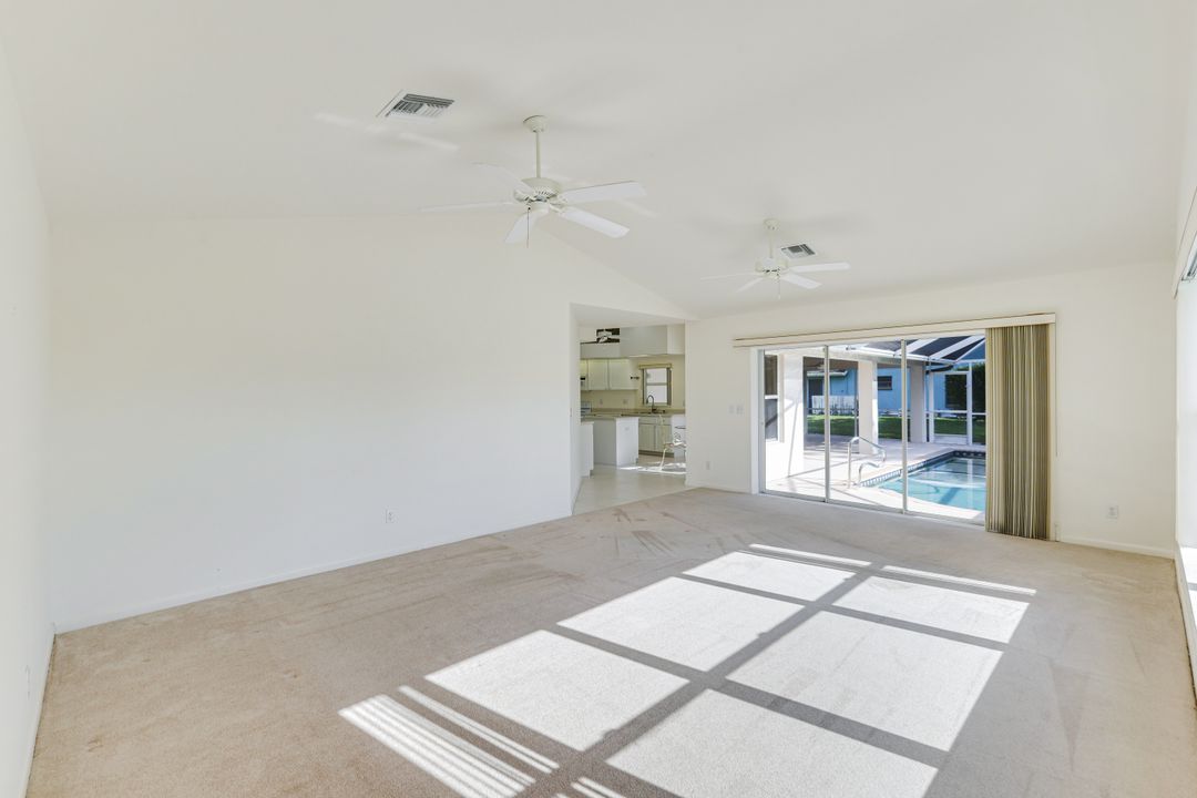 615 SE 19th Ct, Cape Coral, FL 33990