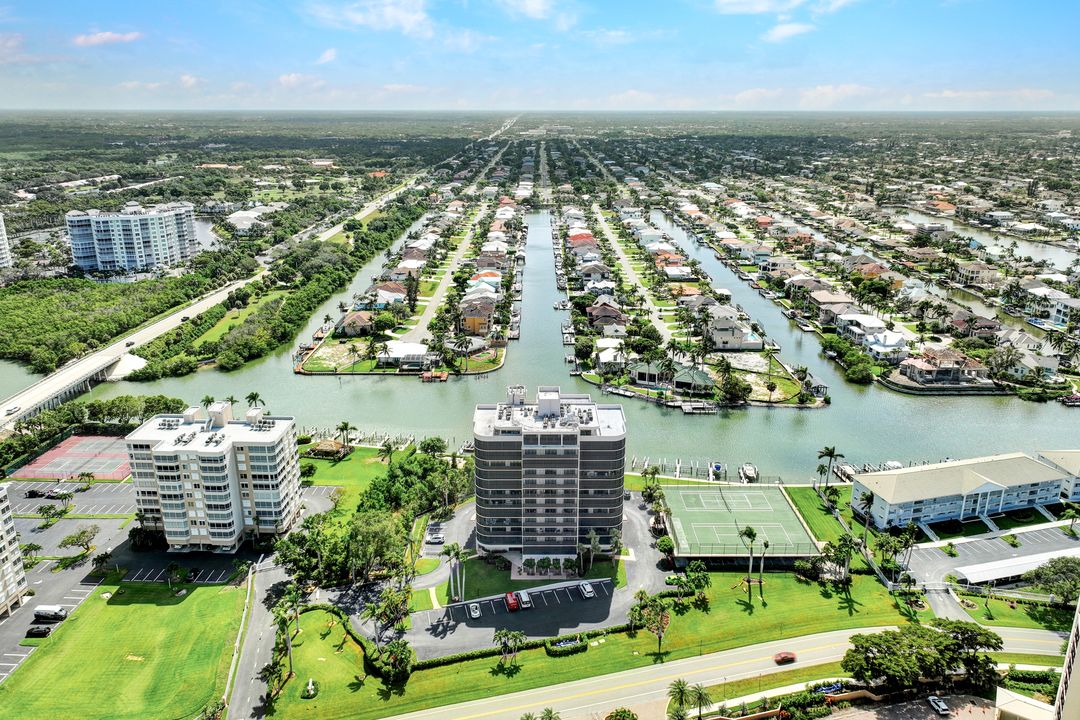 11030 Gulf Shore Dr #302, Naples, FL 34108