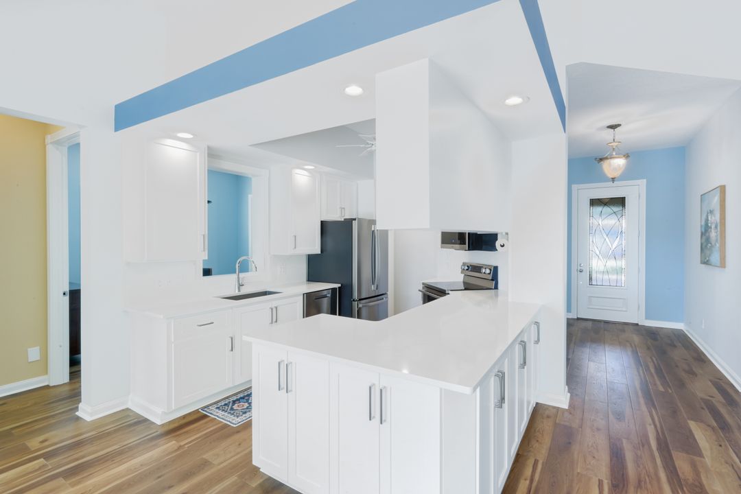 4322 Queen Elizabeth Way, Naples, FL 34119