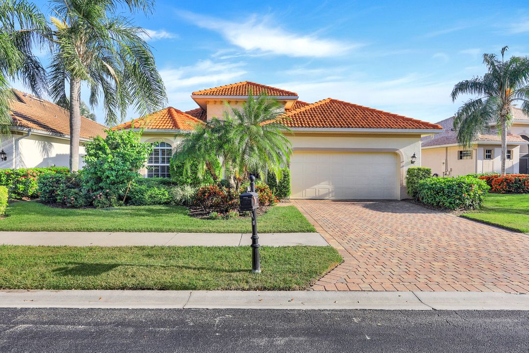 6948 Amen Corner Ct, Naples, FL 34113