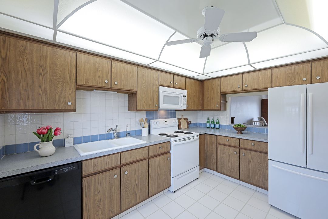 6825 Bogey Dr, Fort Myers, FL 33919