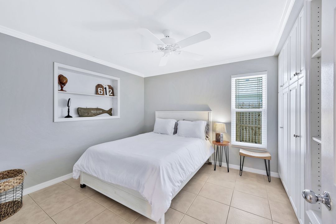 625 95th Ave N, Naples, FL 34108