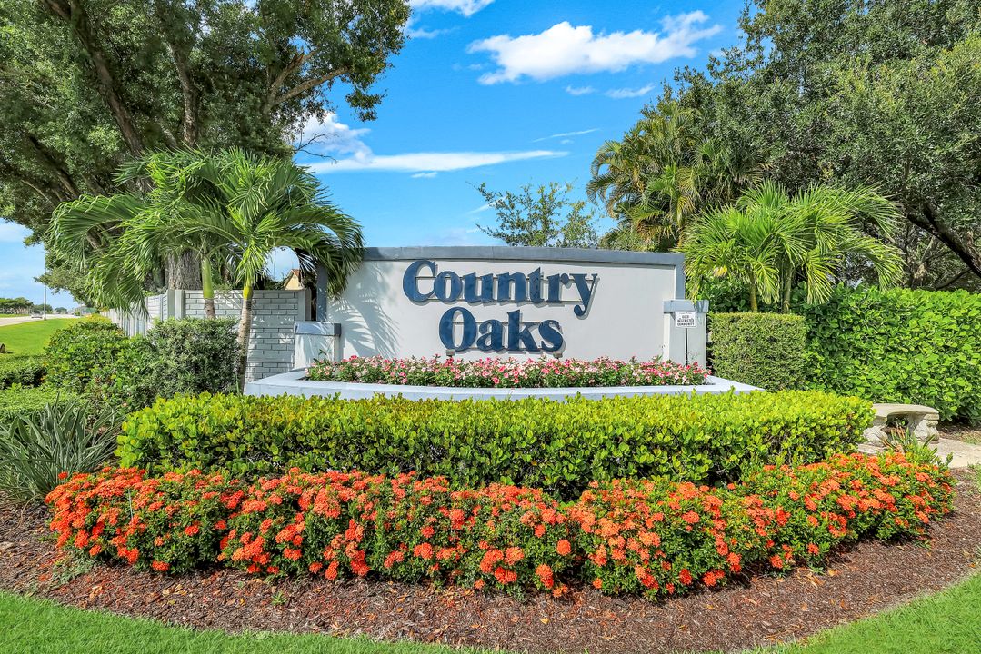 9814 Country Oaks Dr, Fort Myers, FL 33967