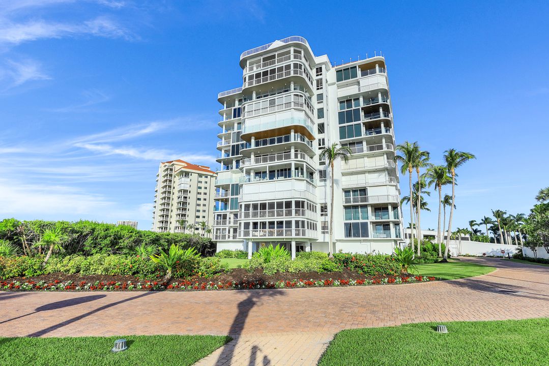 20 Seagate Dr #202, Naples, FL 34103