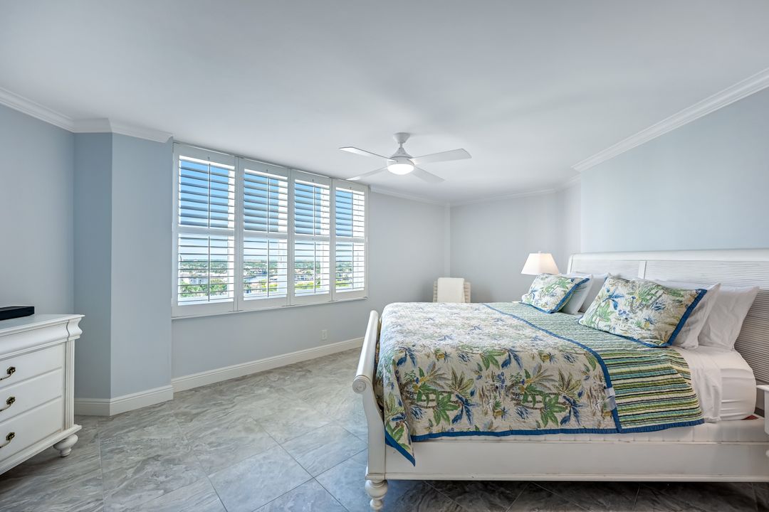 4041 Gulf Shore Blvd N #1108, Naples, FL 34103
