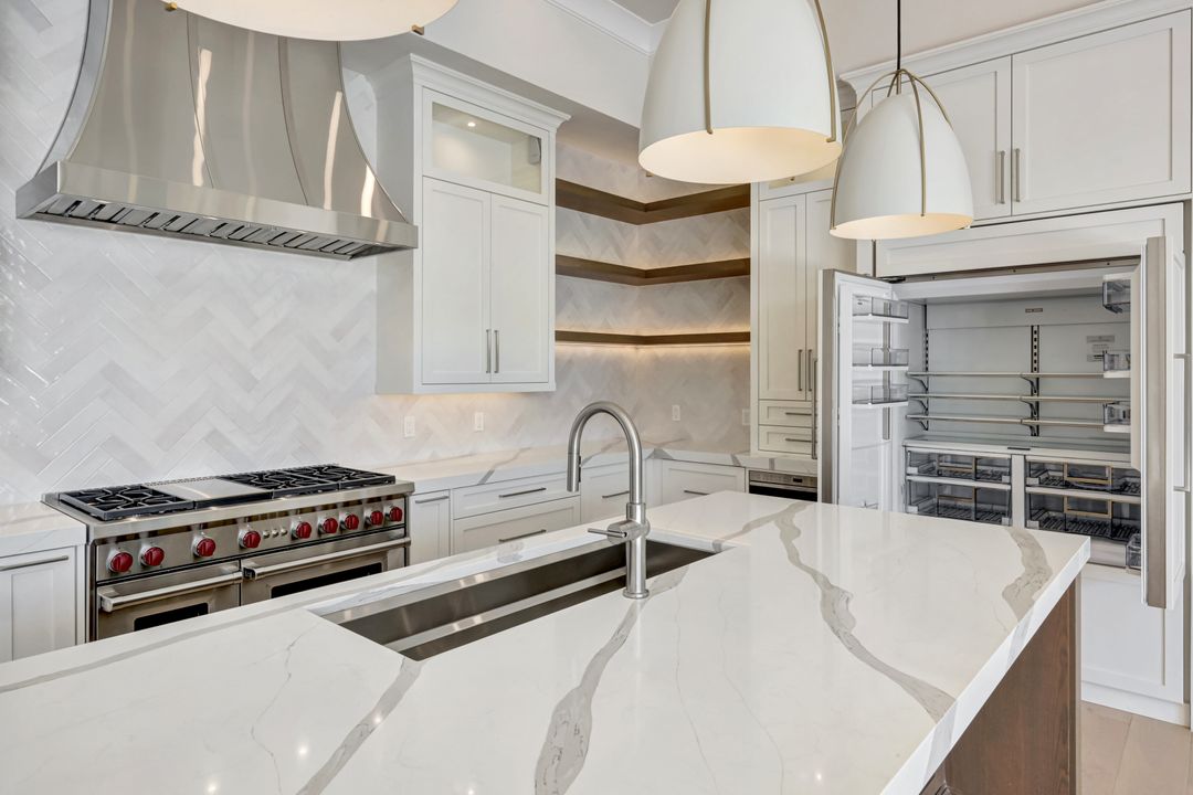 860 Banyan Ct, Marco Island, FL 34145