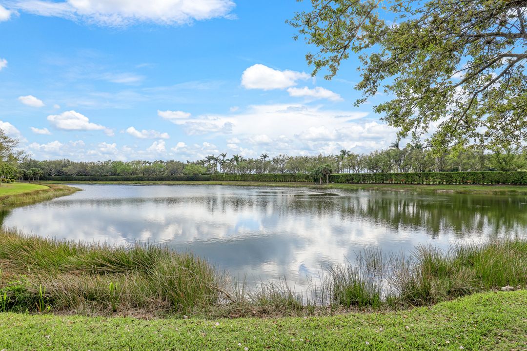 9956 St Moritz Dr, Miromar Lakes, FL 33913