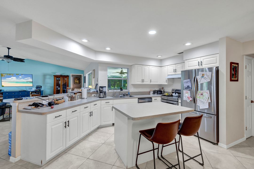 9032 Irving Rd, Fort Myers, FL 33967