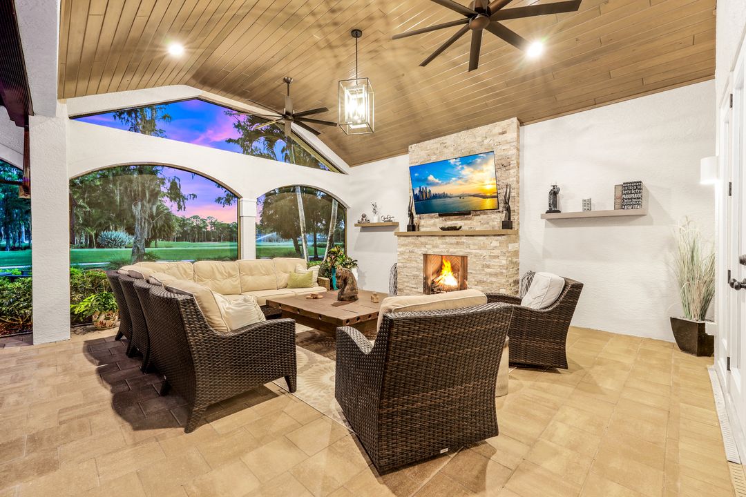 4624 Pond Apple Dr N, Naples, FL 34119