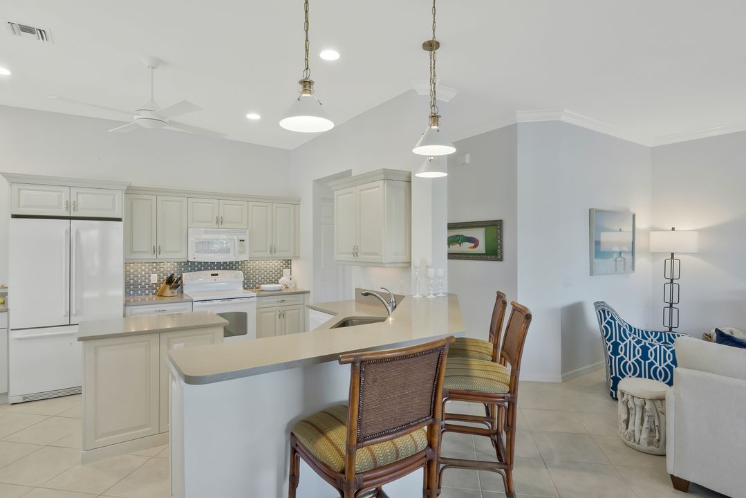 5095 Yacht Harbor Dr #203, Naples, FL 34112