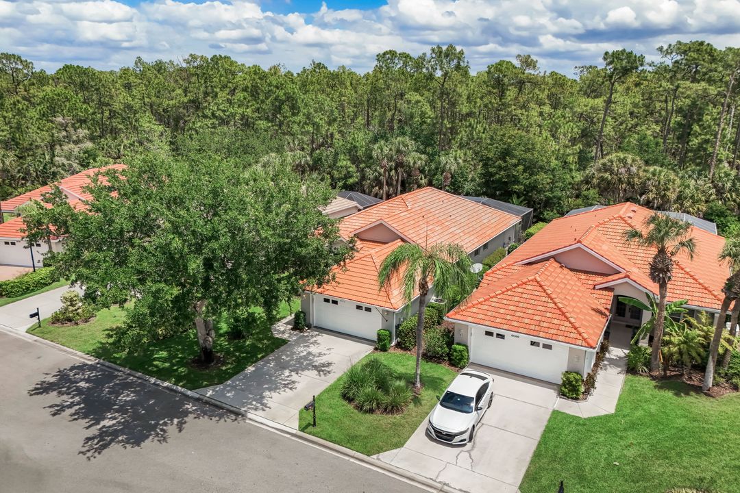 6072 Highwood Park Ln, Naples, FL 34110