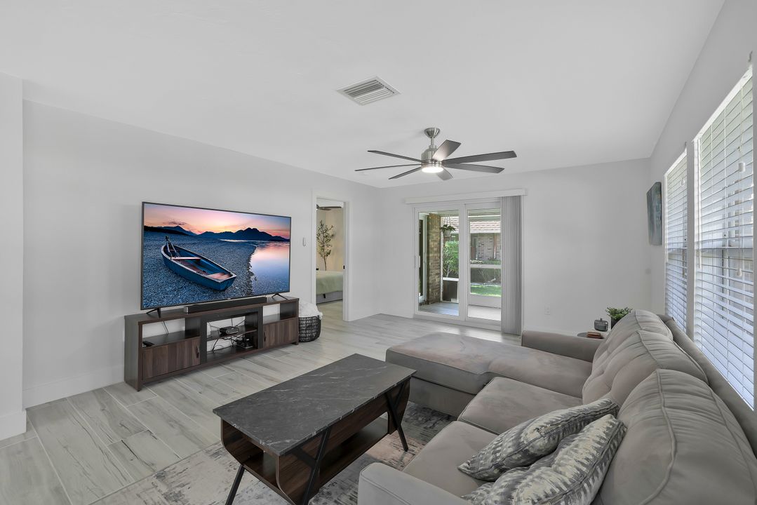 2710 Arbutus St, Naples, FL 34112