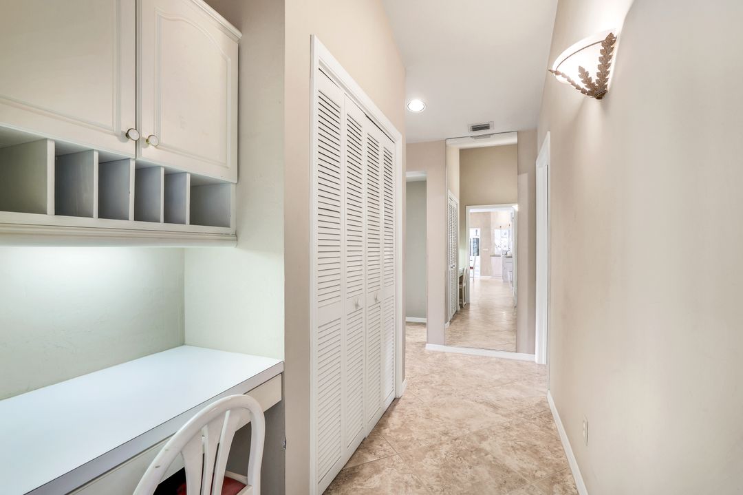 811 Pitch Apple Ln, Naples, FL 34108