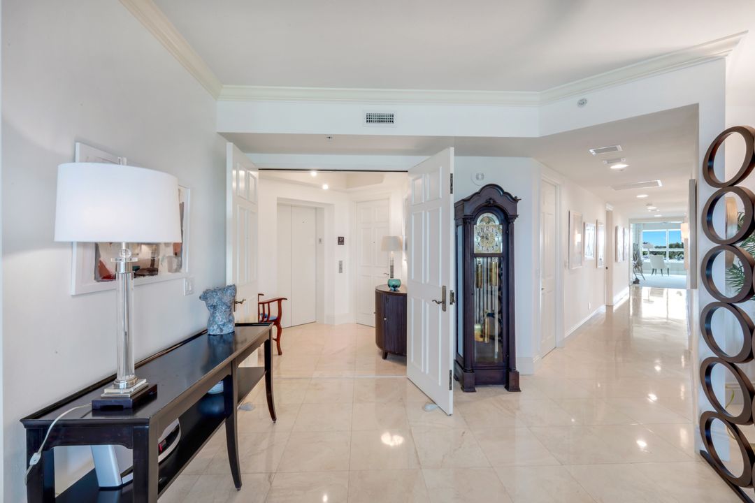 285 Grande Way #503, Naples, FL 34110