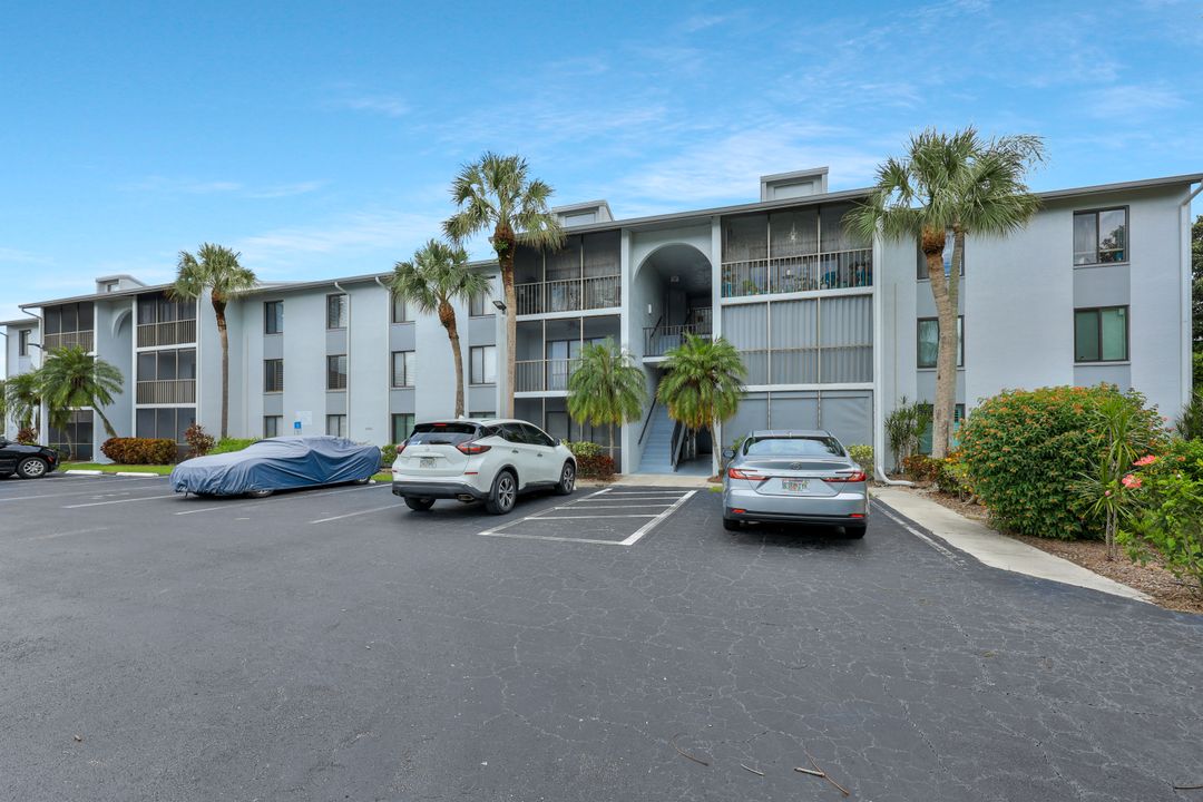 4071 Lakeside Club Blvd #3, Fort Myers, FL 33905