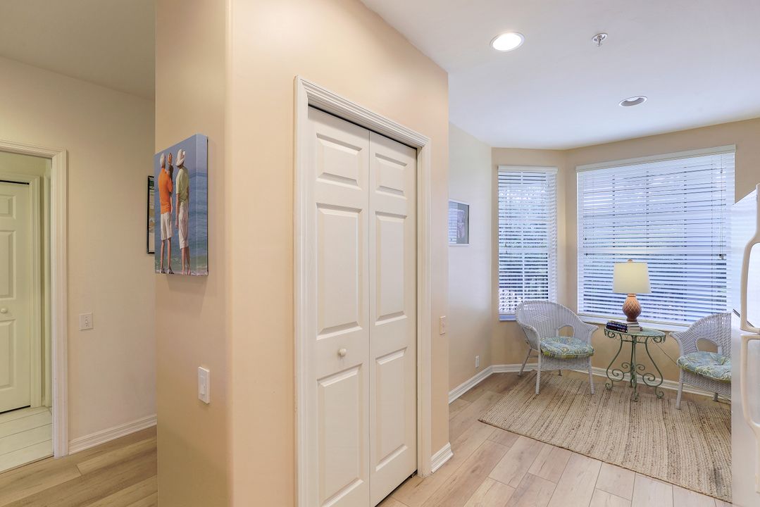 8223 Parkstone Pl #304, Naples, FL 34120