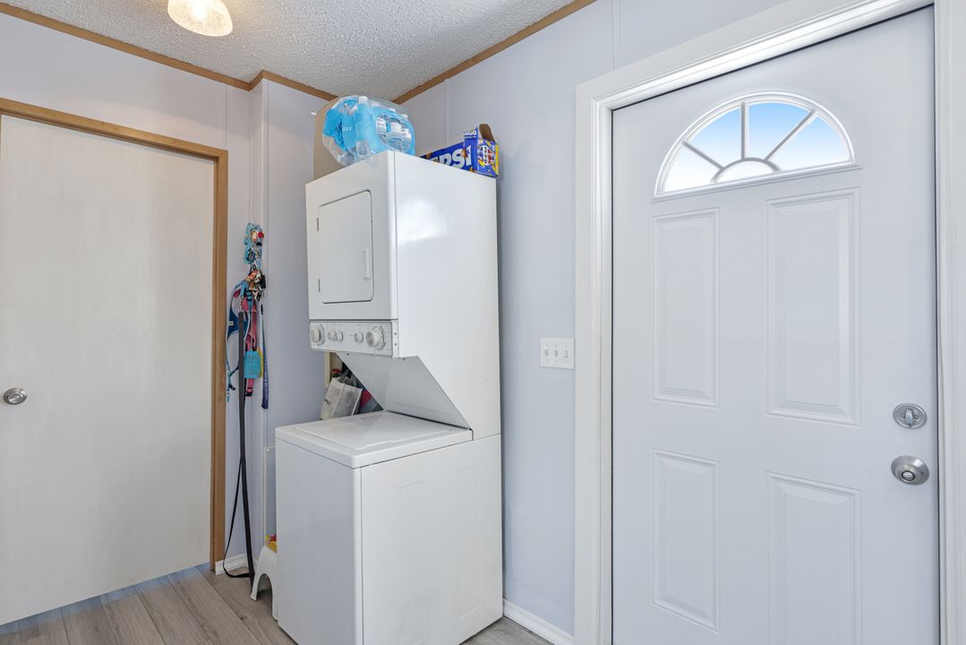 12151 Cypress Dr, Fort Myers, FL 33908