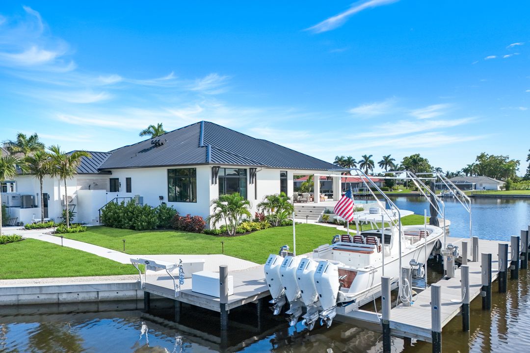 1610 Briarwood Ct, Marco Island, FL 34145
