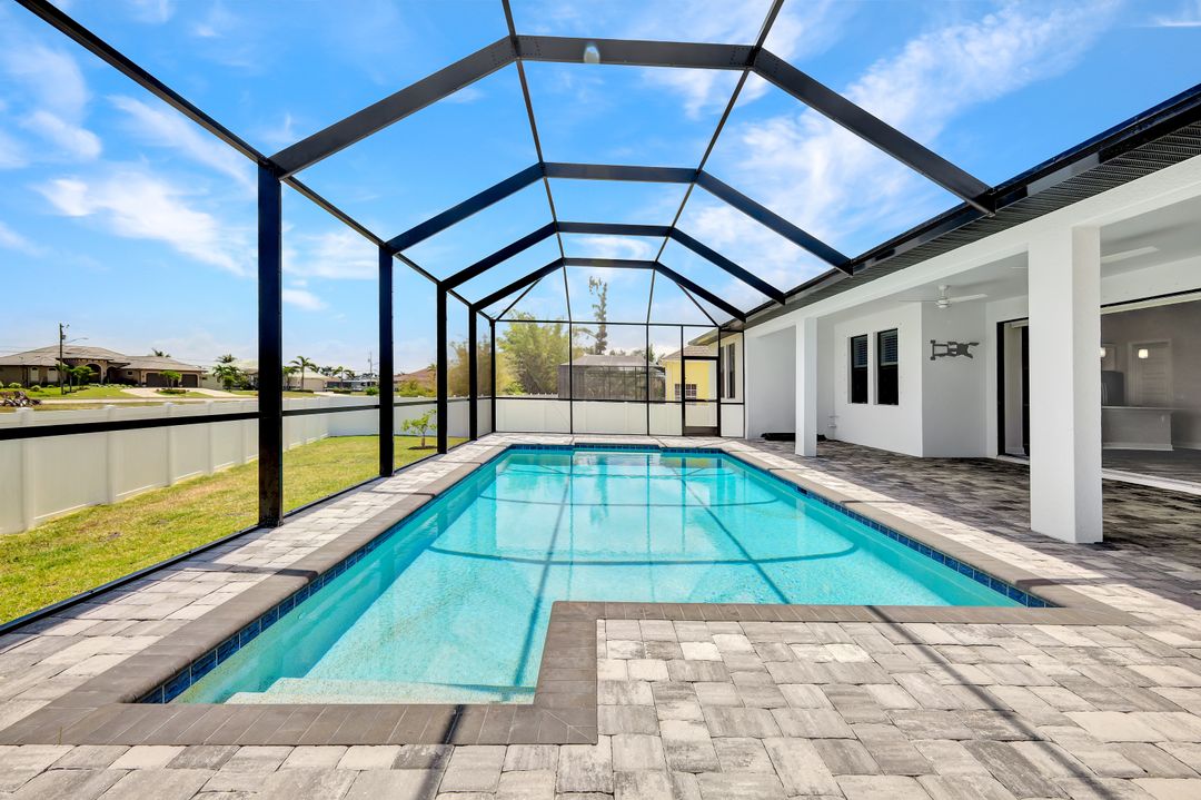 3527 SW 4th Ln, Cape Coral, FL 33991