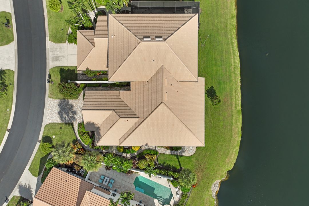 2153 Paget Cir, Naples, FL 34112