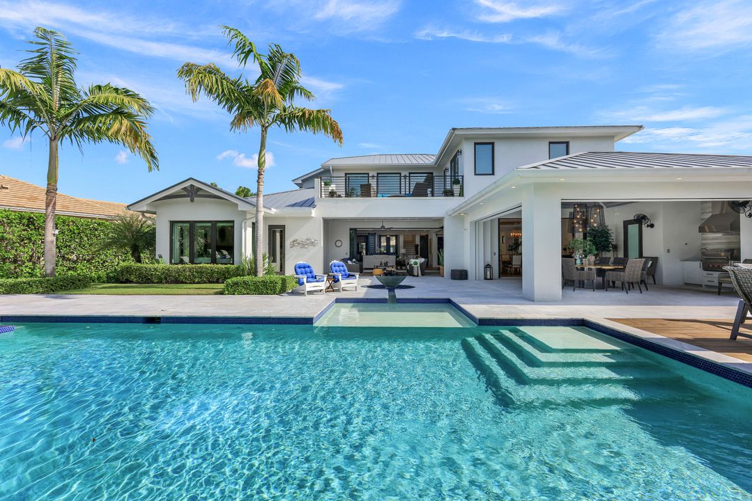 679 Rudder Rd, Naples, FL 34102