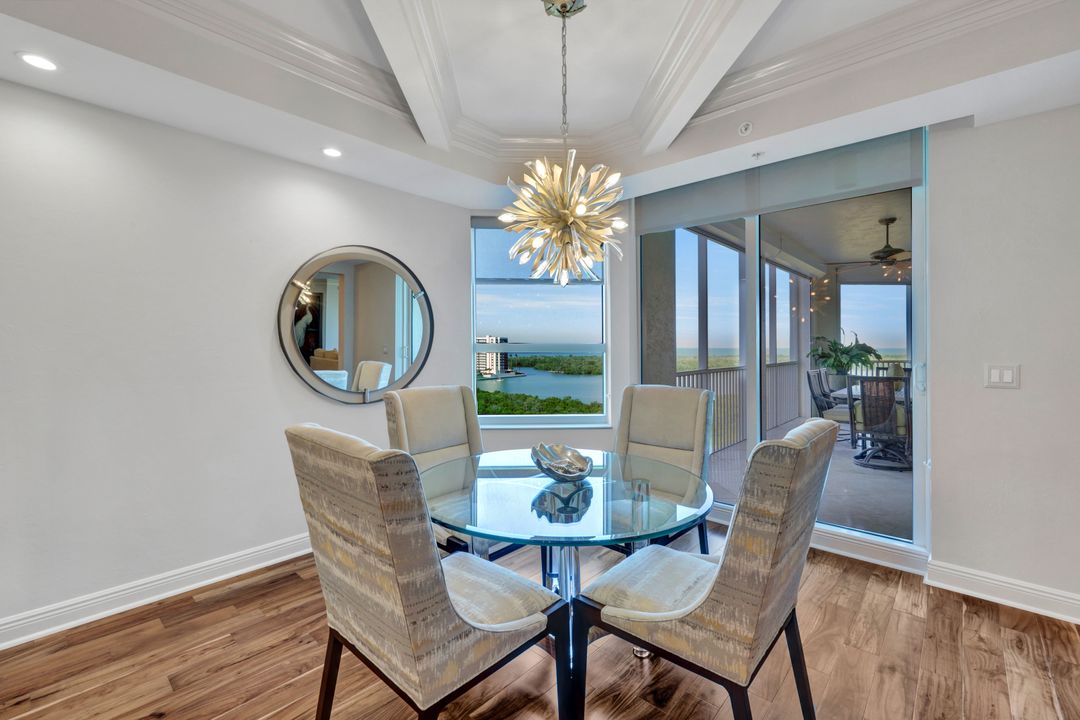 285 Grande Way #903, Naples, FL 34110