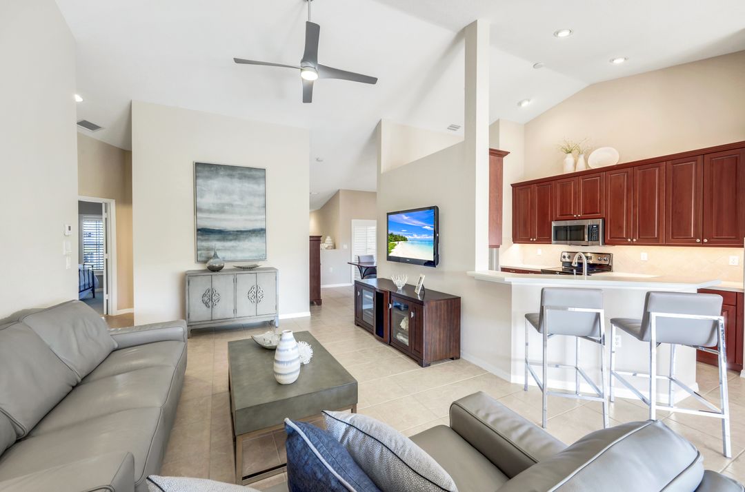 6360 Lexington Ct  #201, Naples, FL 34110