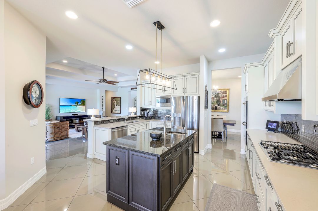 4679 Azalea Dr, Naples, FL 34119