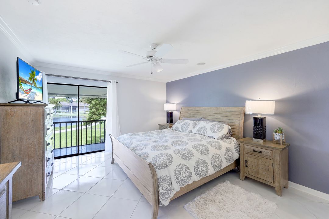 195 Cypress Way E #9, Naples, FL 34110