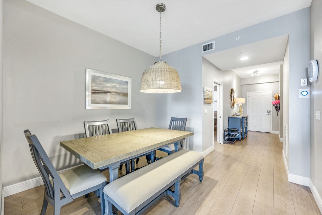 470 Launch Cir #403, Naples, FL 34108