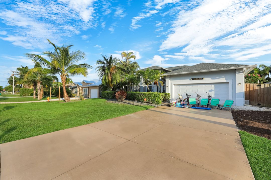 778 95th Ave N, Naples, FL 34108