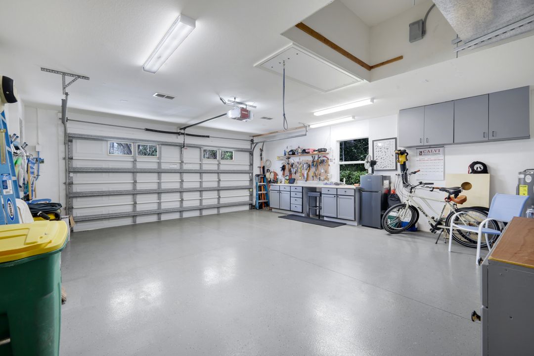 5887 Northridge Dr N, Naples, FL 34110