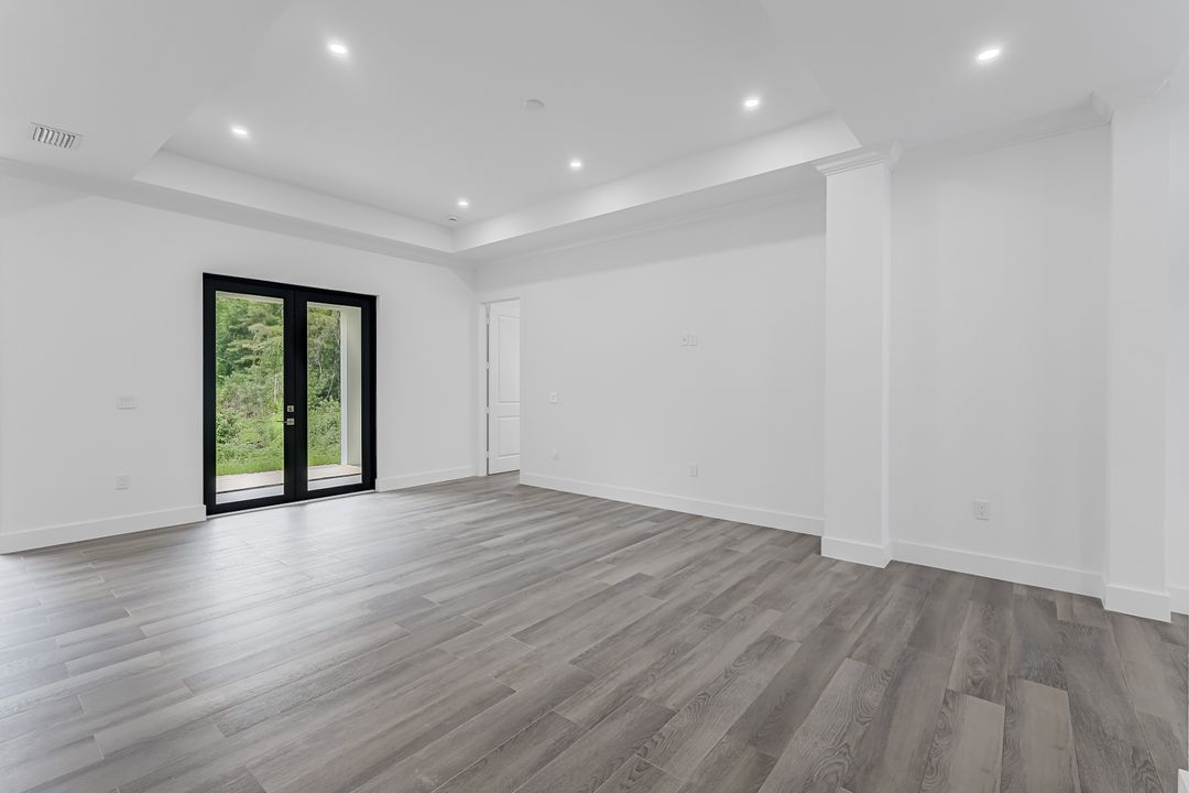 223 1st St SW, Naples, FL 34117