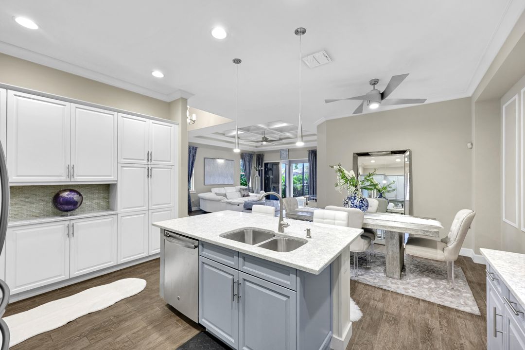 6927 Cay Ct, Naples, FL 34113
