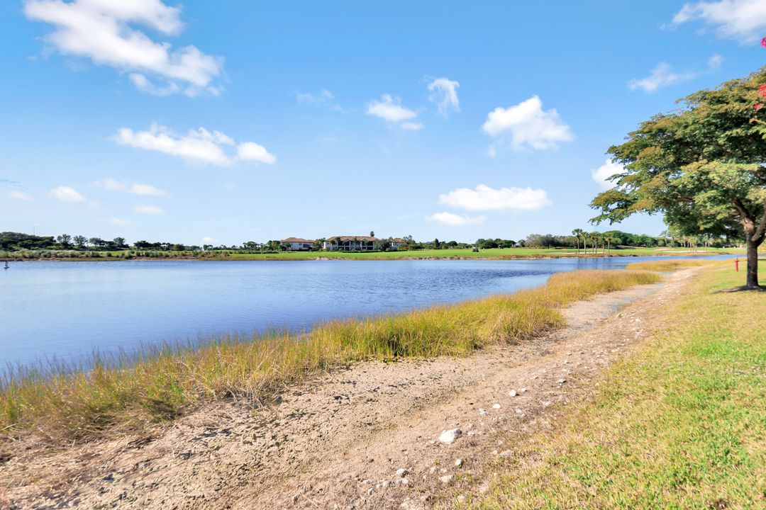 8755 Coastline Ct #201, Naples, FL 34120