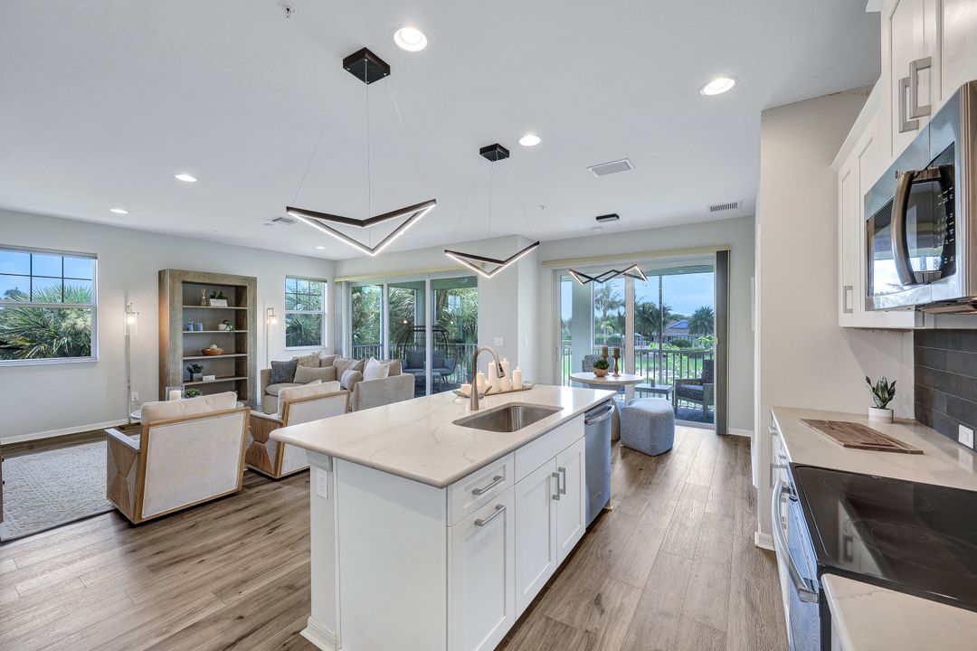 2344 Sheen Ln, Naples, FL 34120