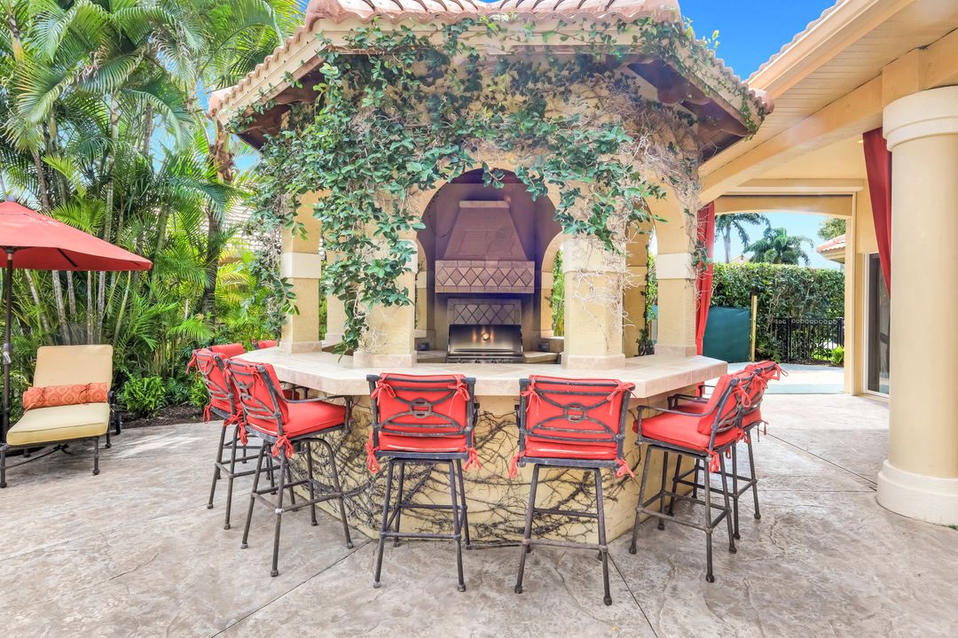 2350 Cheshire Ln, Naples, FL 34109